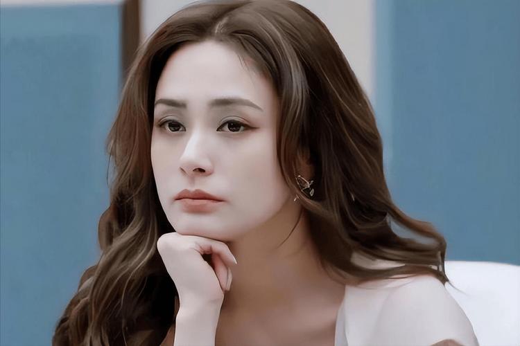 吕欣潼是谁?深度剖析外围女背后的隐秘故事