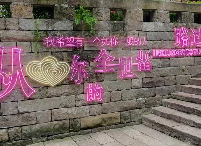 你弟弟喜欢的低语润色重置版，到底好玩在哪里？