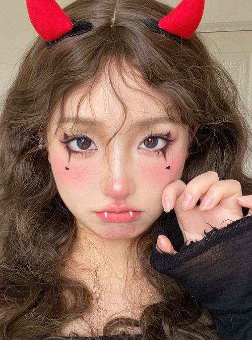 手机化妆类小游戏推荐，随时随地打造完美妆容！