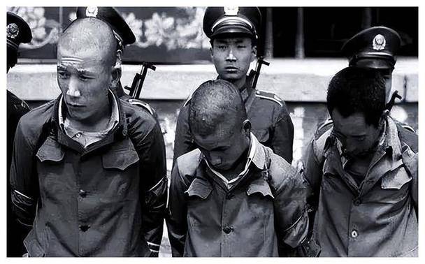 震惊！唐山菜刀队：六股势力，上百人作恶多端的全记录