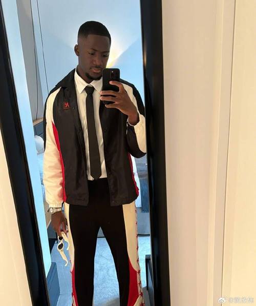 深入了解萨科:足球运动员、企业家还是游戏角色?