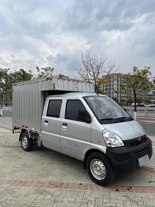 五菱荣光新卡最新款上市：价格、性能和特点一览