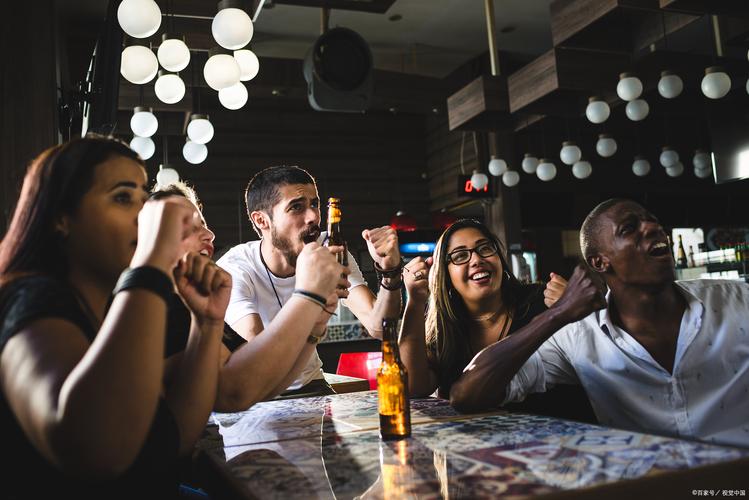 酒吧大冒险游戏：好友聚会，尽情释放压力！