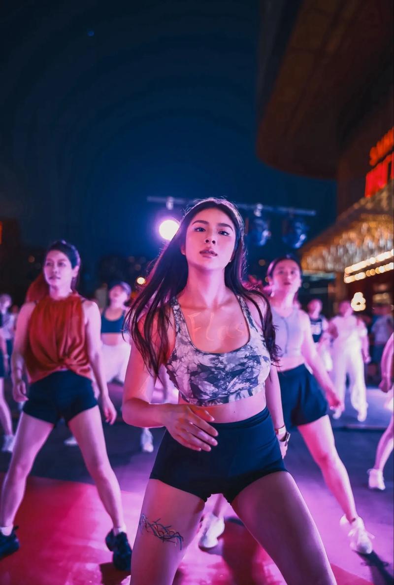 精选热舞女郎版本大全:高清流畅播放体验