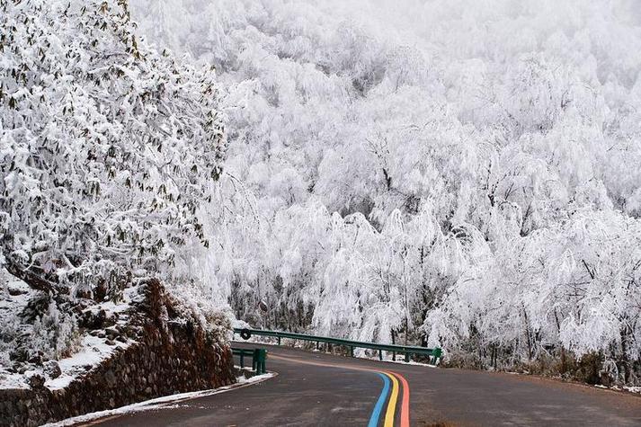 领域入侵者版本大全：最新汉化版，畅玩无阻！