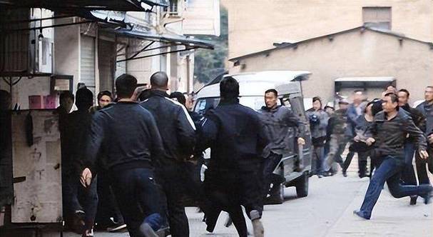 震惊！唐山菜刀队：六股势力，上百人作恶多端的全记录