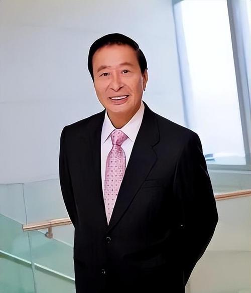 香港地产大亨李兆基的商业帝国，以及他的传奇人生
