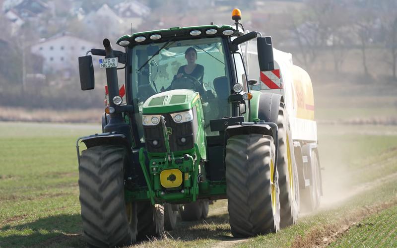 农场主题拖拉机小游戏:模拟耕作乐趣无穷!