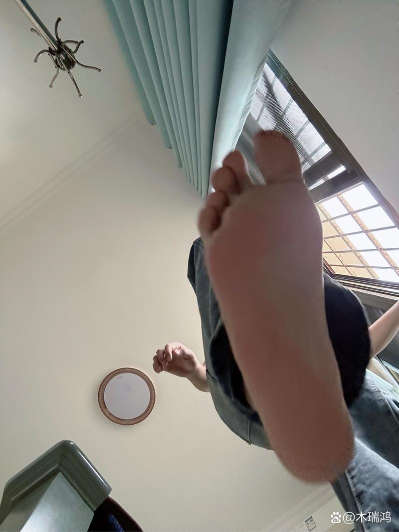 脚下的正常生活最新指南:警惕脚部疾病信号,呵护健康足部