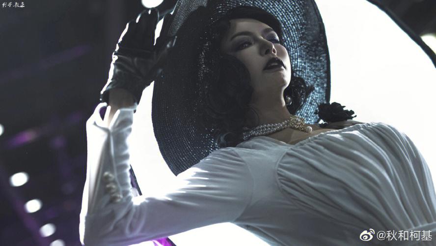 想看八尺夫人泡泡浴？这里有你想要的版本大全