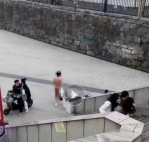 最新裸体学院裸体学校游戏官网：不容错过的精彩内容！