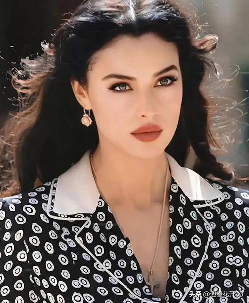 百度搜索时尚女王莫妮卡第一季完结安卓下载，轻松获取游戏！