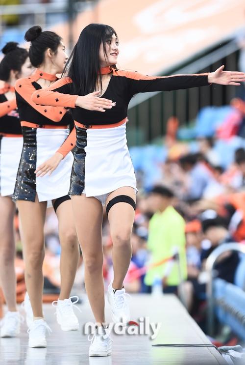 热舞女郎官方网站:进入官网,感受动感魅力