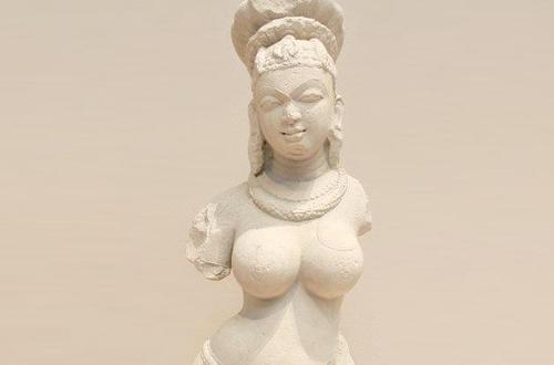 想玩乳神家之馆？官方正式版最新版下载就在这里