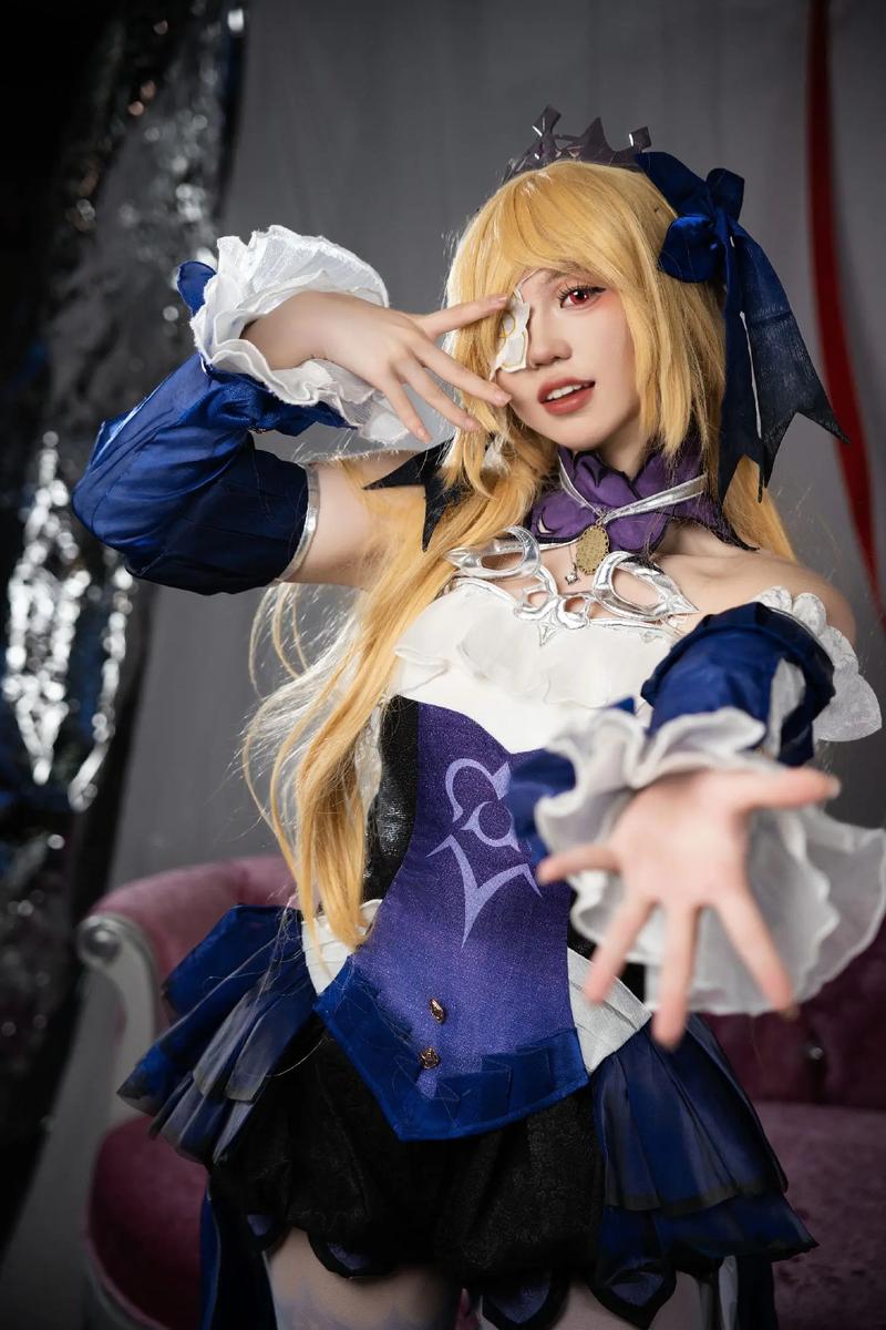 高人气辣妹COS疯狂下载地址:不容错过的好游戏