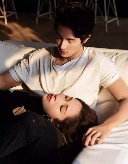 妻子与母亲下载地址:PC安卓双版本资源分享,游戏爱好者必备