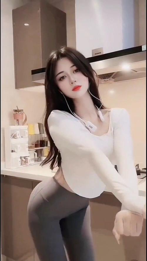 你想要的热舞女郎最新版都在这:精彩表演不容错过