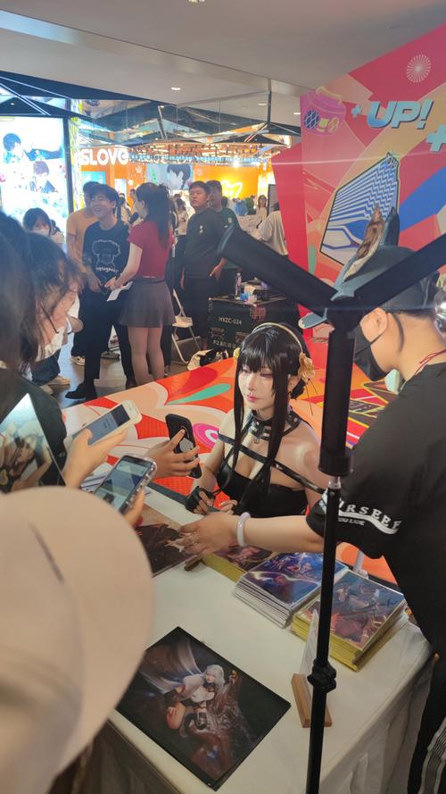 想看coser幕后？汉化版花絮最新更新来啦！