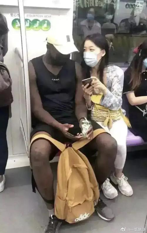 我想知道隔壁黑人最新版本号是多少?哪里可以看?