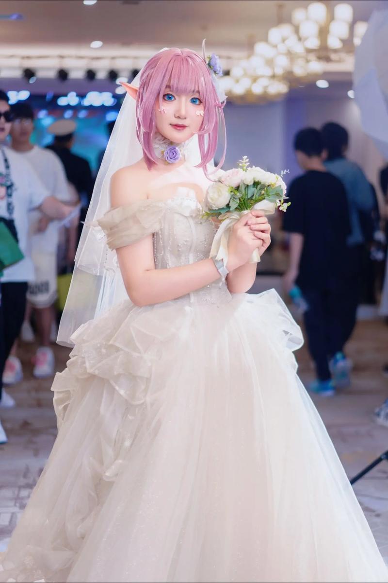 新婚妻子Cosplay杨过游戏角色,甜蜜生活大揭秘!