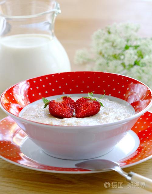 想看草莓粥粥最新版本?这里有你想要的全部资源!