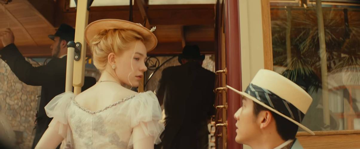 邻居的女儿爱丽丝安卓汉化游戏，甜蜜互动等你解锁