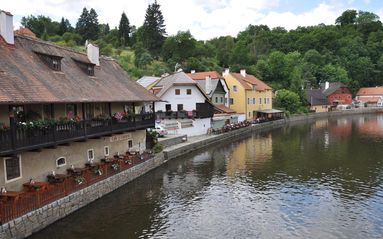 高速下载腐败小镇：多个靠谱下载地址推荐给你