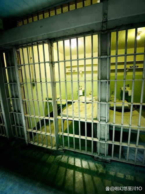 海阁官网：狱警的日常工作和生活大揭秘