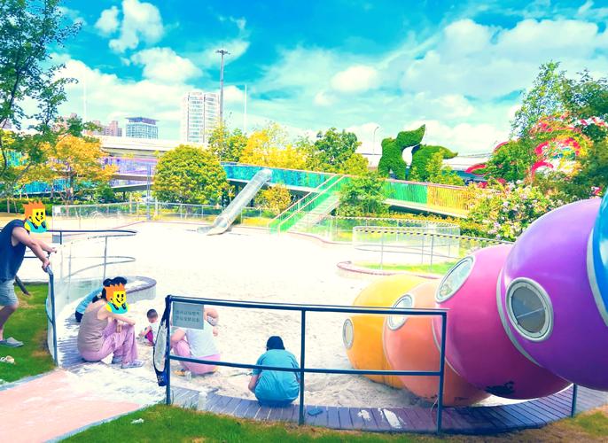 热门游戏：夏日小公园厕所汉化桃子杨过