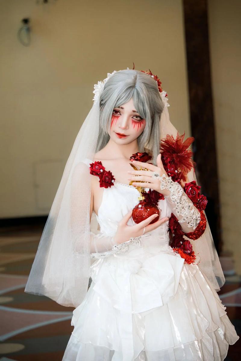 新婚妻子Cosplay杨过游戏角色,甜蜜生活大揭秘!