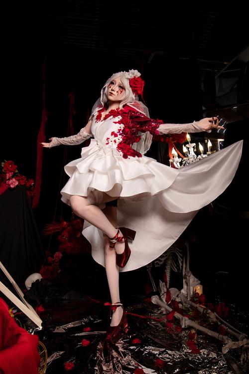 新婚妻子Cosplay杨过游戏角色,甜蜜生活大揭秘!