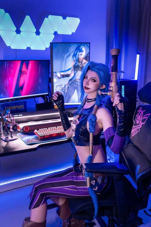 辣妹COS疯狂游戏攻略哪家强(对比这三份选出最佳版本)